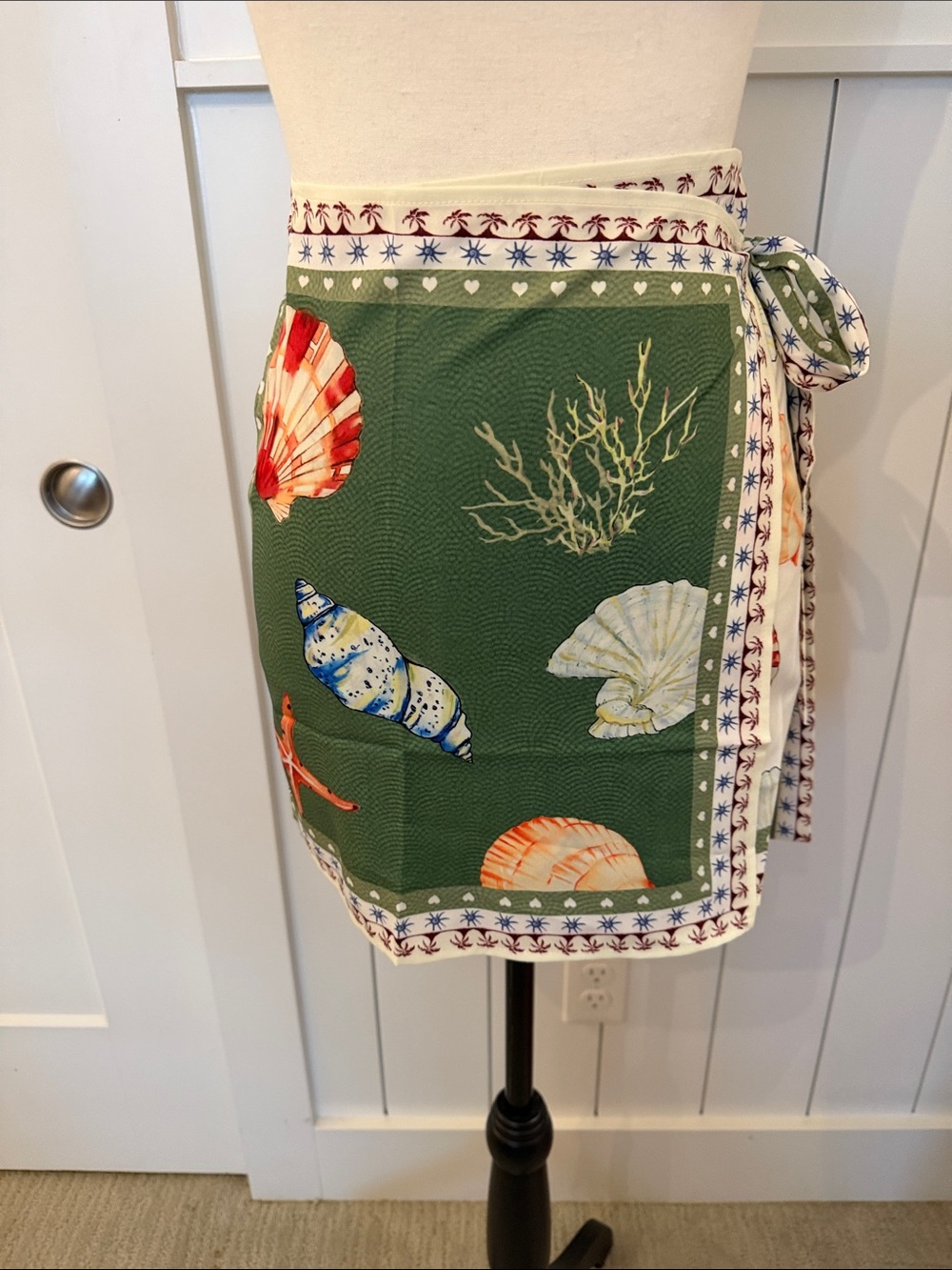 Commense BNWT Green Seashell Print Wrap Skirt - XS